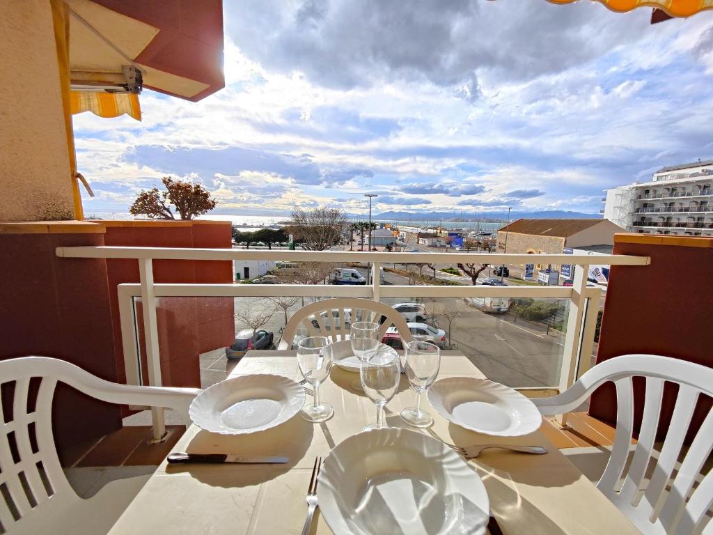 Apartamento con Wi-Fi y Parking, ideal 4 pers. en Rosas - ES-258-19 - 2
