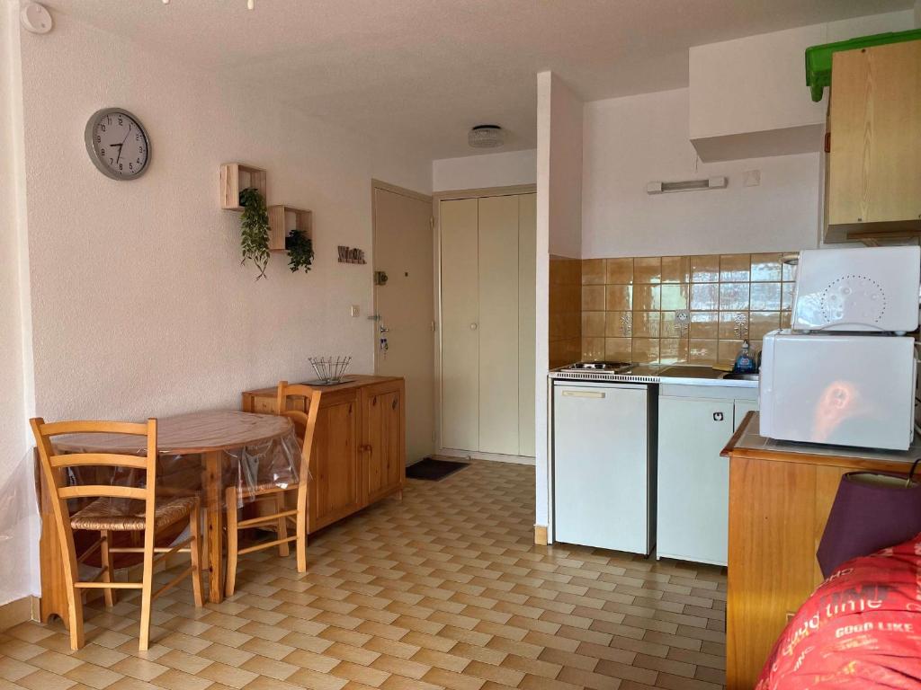 Studio avec climatisation, internet et garage à Balaruc-les-Bains - FR-1-553-247 - 4
