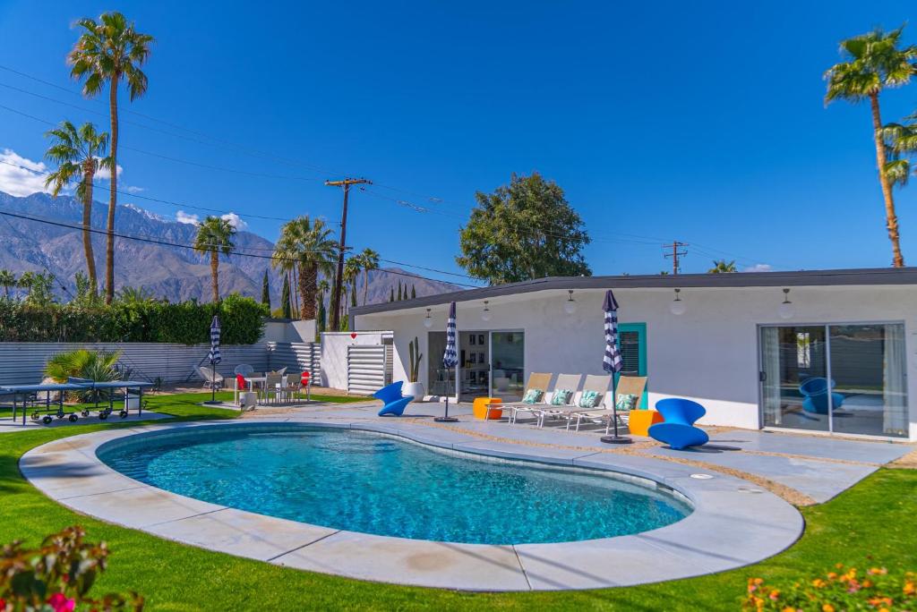 The Portrait House A Mid Century Hangout