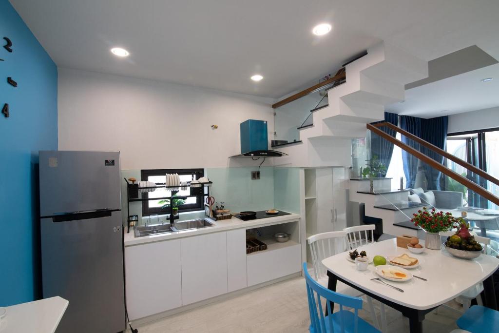 La Holly Home