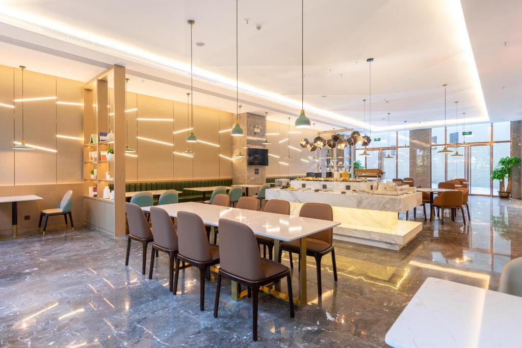 シンセン アトゥールホテル リラン インターナショナル ジュエリーパーク (Shenzhen Atour Hotel Lilang International Jewelry Park)