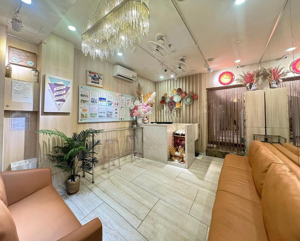 Toi's Travel Home Central, Ho Či Minovo Město