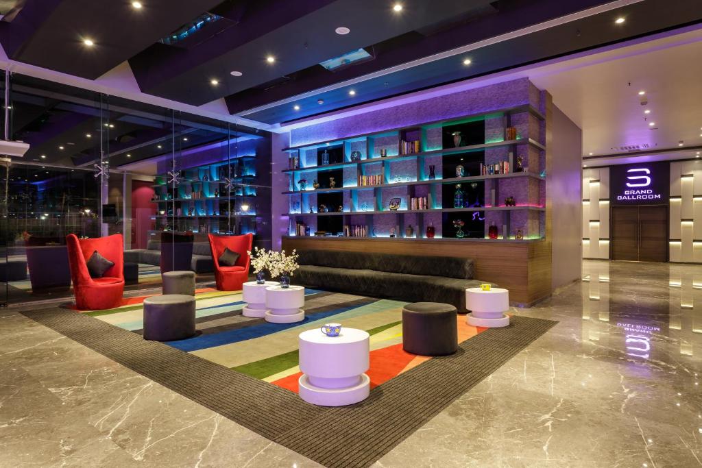 Svenska Design Hotel Kakinada 수영장