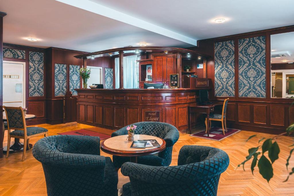 ホテル エリゼ (Hotel Elysee) フロント・ロビー