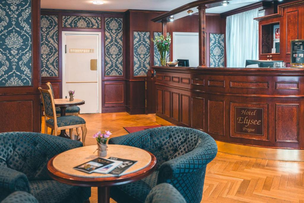 フロント・ロビー