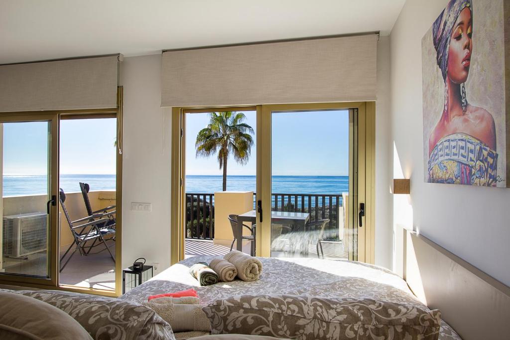 Beach front Studio in Elviria - 5