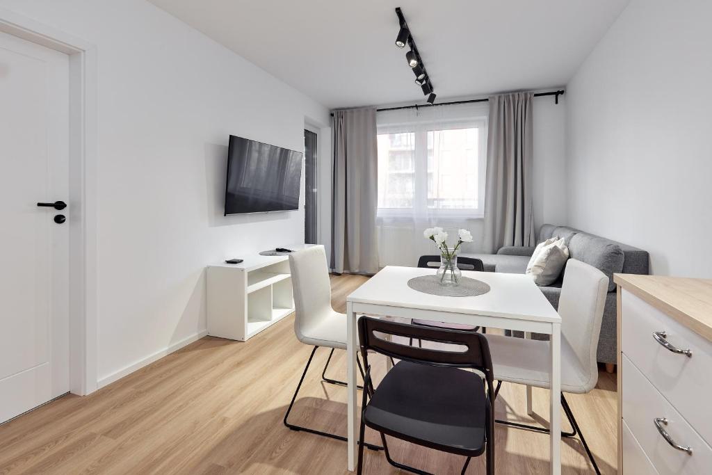 Sielawy Modern Apartment by BookingHost, Poznaň
