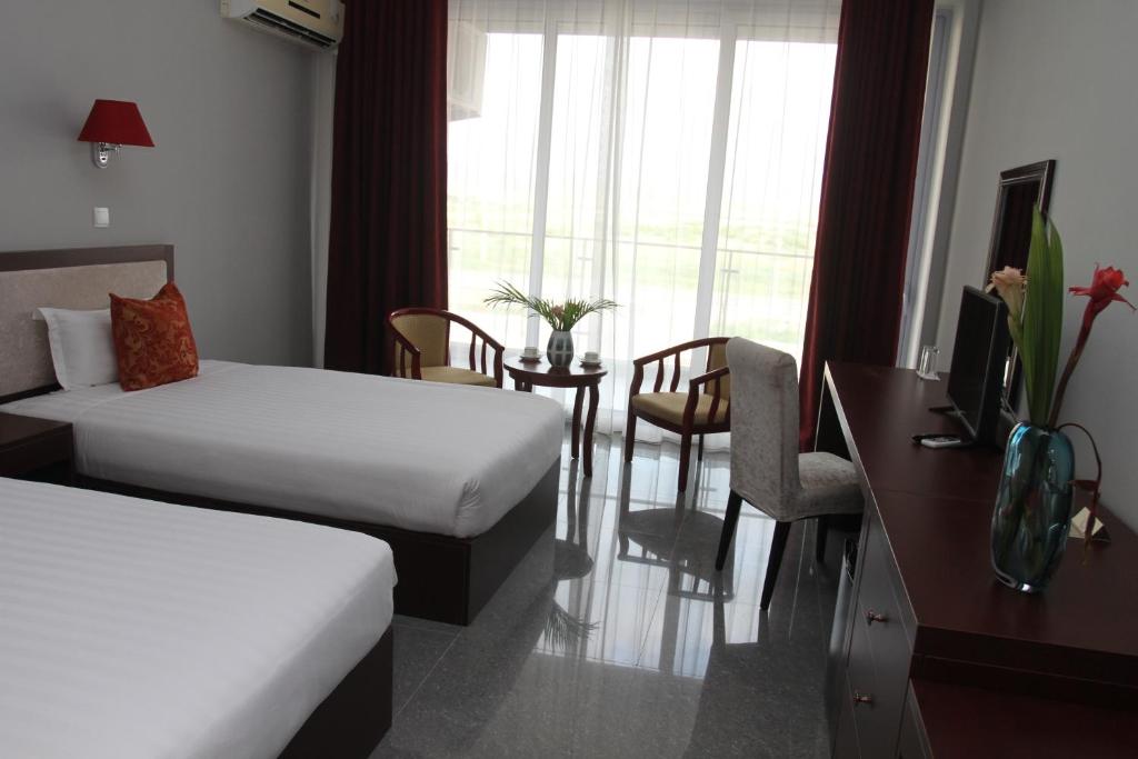 Twin Room with City View