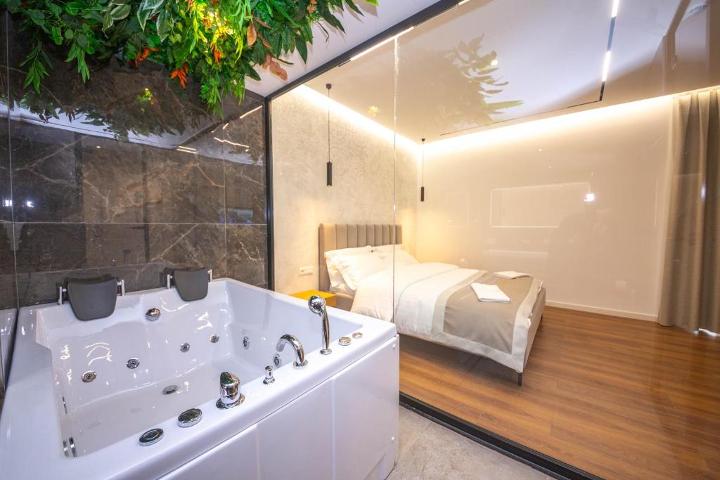 Hotel Riviera, Tirana