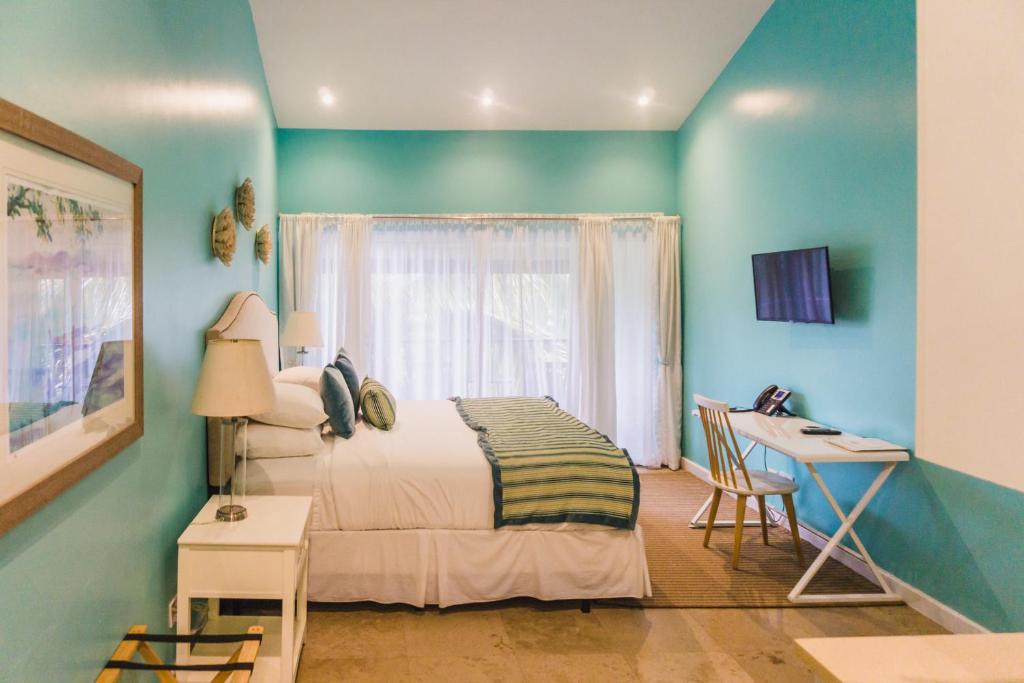 Blue Lagoon Hotel and Marina Ltd