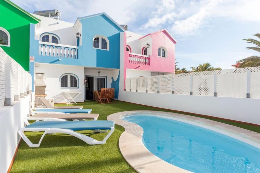 Corralejo Beach Villa Agua with Private Pool, BBQ & 30 seconds to the Beach by Amazzzing Travel - 1
