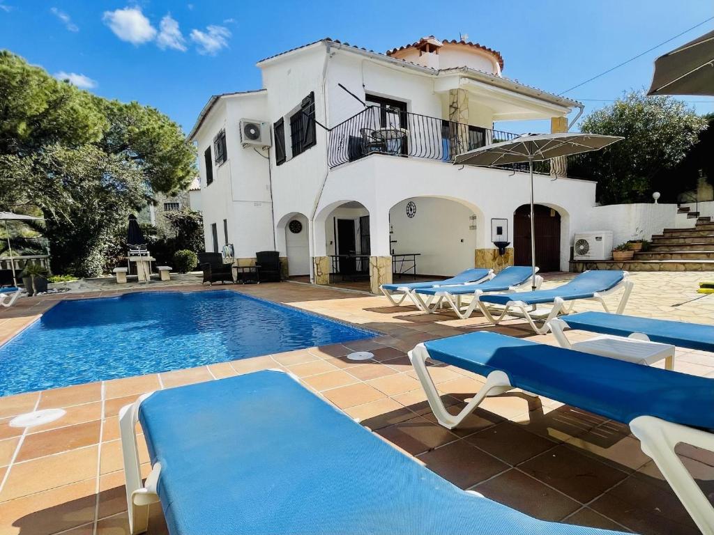 Villa Tramuntana by Costabravaway - 1
