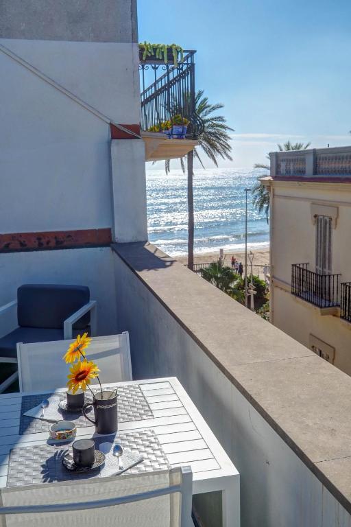 White Penthouse by Hello Homes Sitges - 3