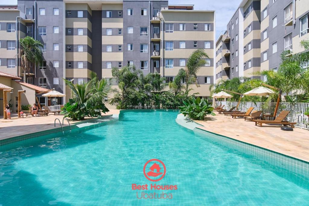 BH52: Ap com AC, Picinas, Academia, Sala de Jogos, Ubatuba