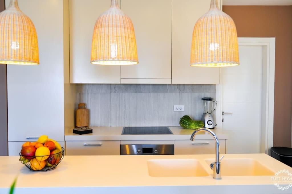 A1 2 beds 2 baths Lux Condo Pool Sea Views - 2