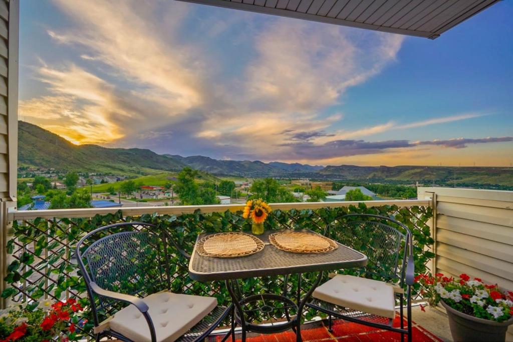 1M Views Penthouse Condo in Golden Foothills, Golden