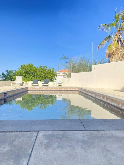 Casa Moderna en Zona Céntrica Ideal para Explorar Cabo - 2