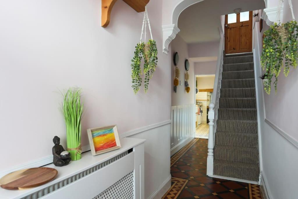 Victorian Home with Pet-Friendly Garden, Holyhead photo 5