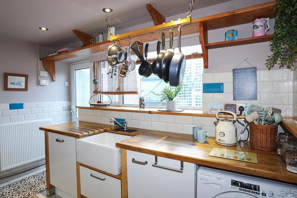 Victorian Home with Pet-Friendly Garden, Holyhead photo 8