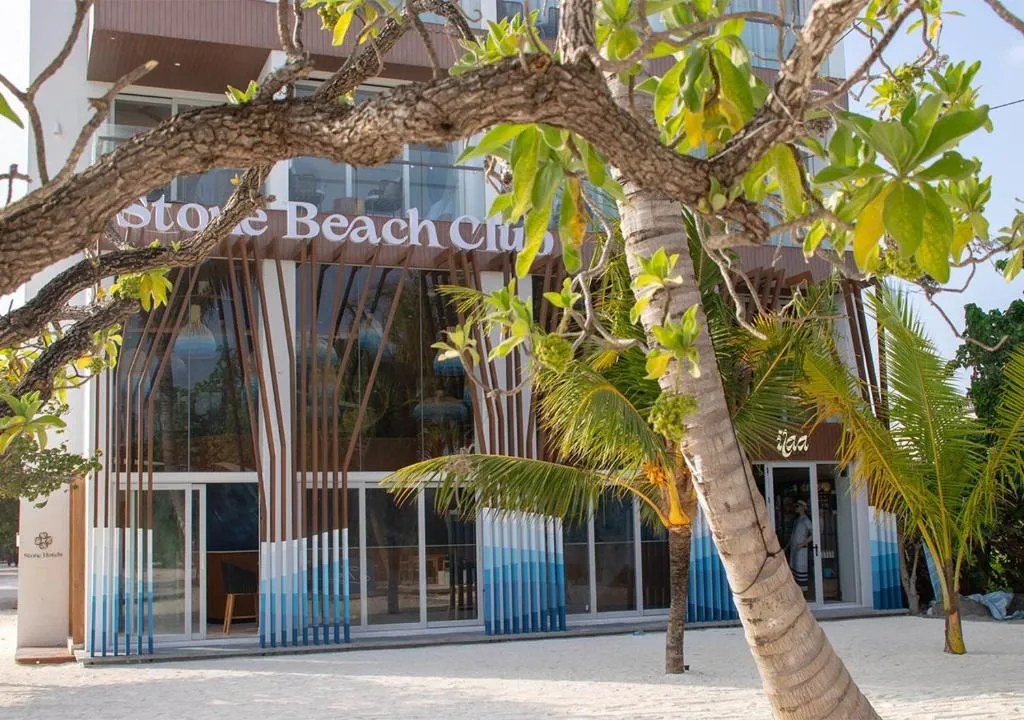 Stone Beach Club, Hotel in Dhiffushi
