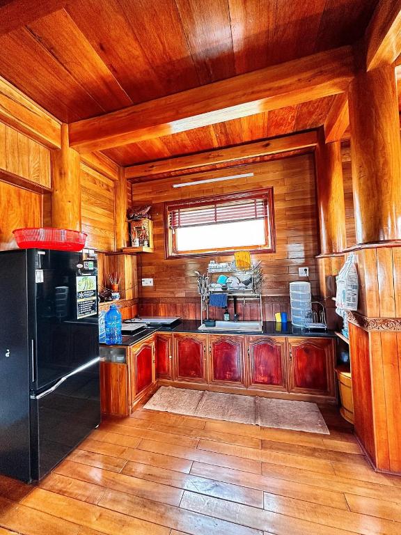 Biệt thự gỗ Wooden House Quy Nhơn cạnh biển