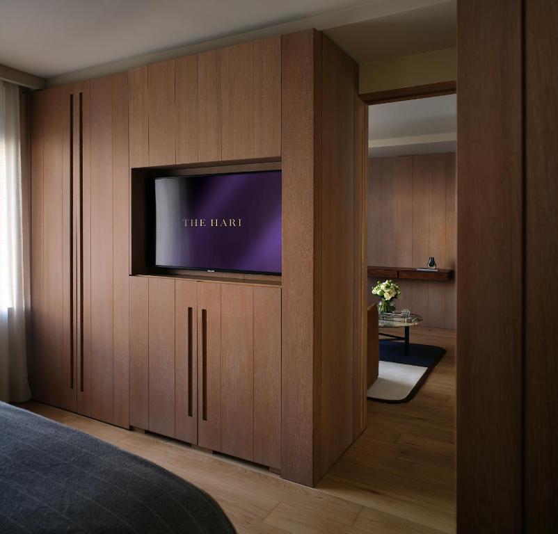 Shared lounge/TV area