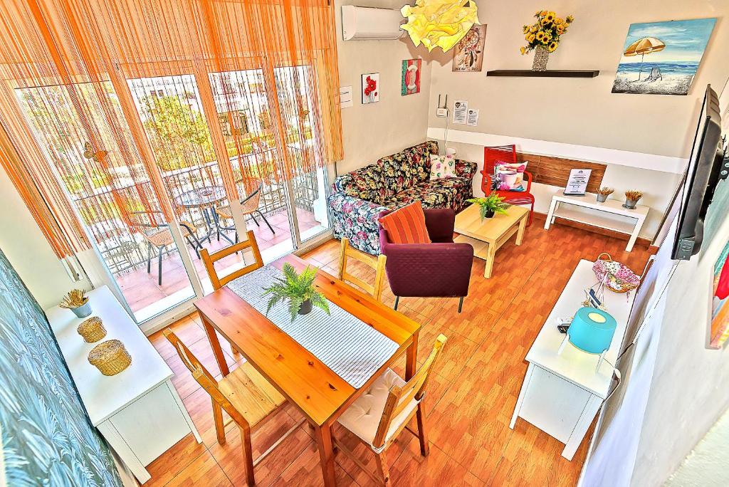 Plaza de Toros 3-Bedroom Apartment with Balcony - 1