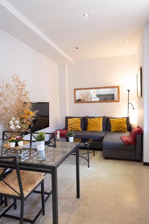 Apartamento con encanto en patio sevillano (204) - 2