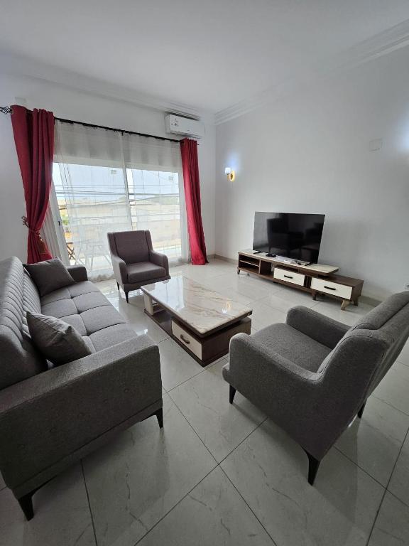 Octave's APT, Pointe-Noire