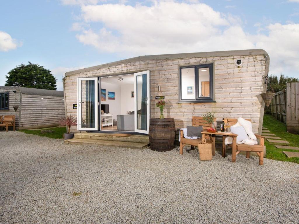 Chalet Wheal Jewel Hot Tub Lodge by Interhome, Helston