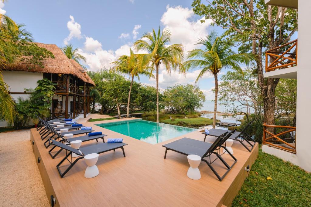 Azulea Bacalar Hotel & Spa - Lagoon Front - 4