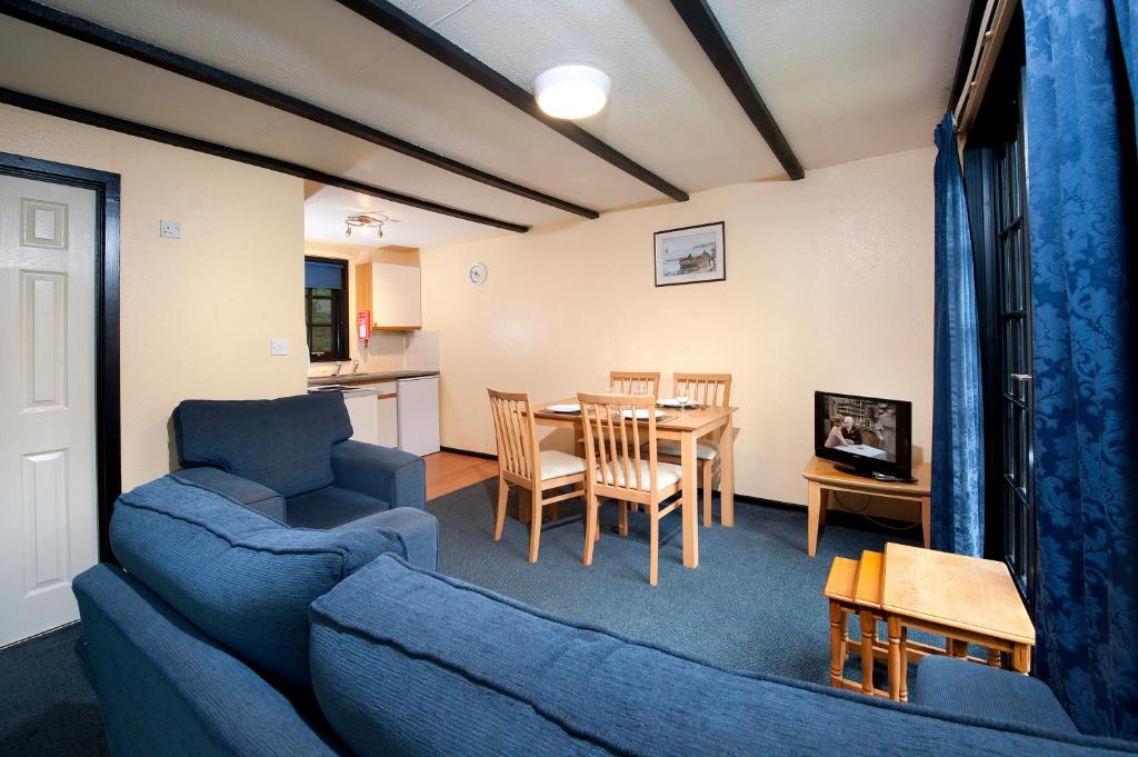 Tolroy Manor Holiday Park photo 8