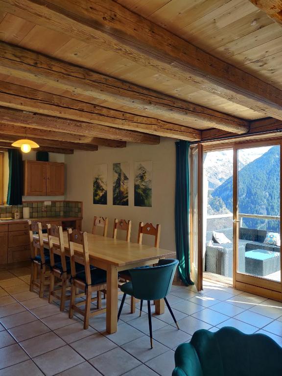 Unique à Champagny l'appartement Panoramik dans un Chalet d'Alpage avec une vue exceptionnelle - 2