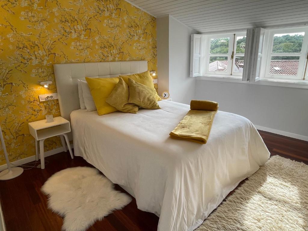 Yellow Home - 5