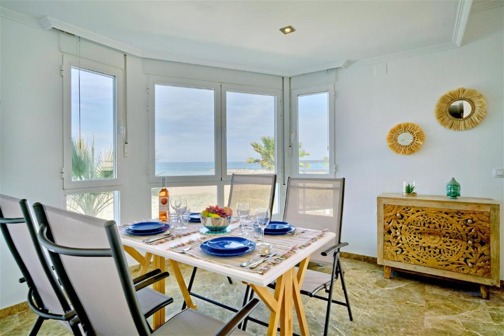 Apartamento Molinell 3A en primera línea del mar - 1