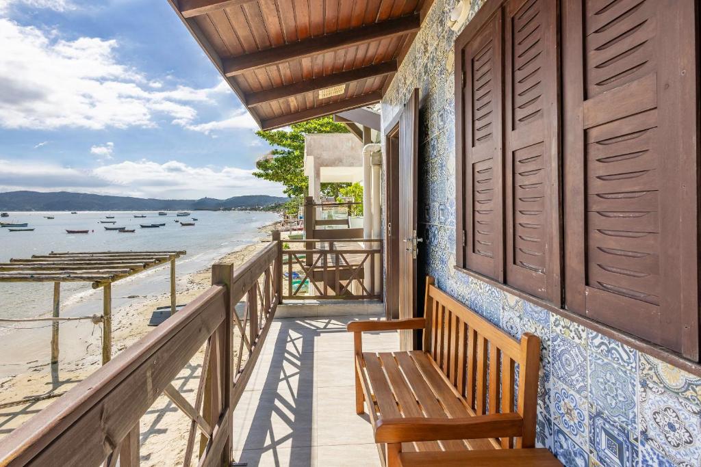 Casa 3Q pé na areia c/ churrasq. APC2200, Bombinhas