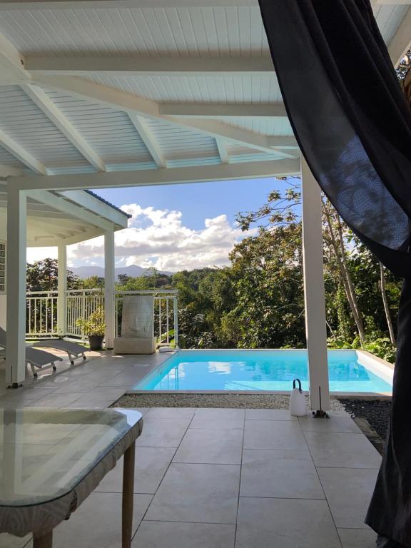 Sun7 appart T2, avec piscine partagée, logement moderne et cosy, Petit-Bourg