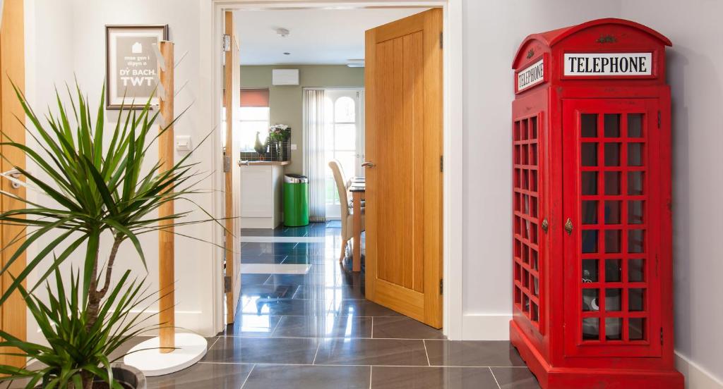 Maes Bach Boutique GUEST HOUSE TOWN CENTRE photo