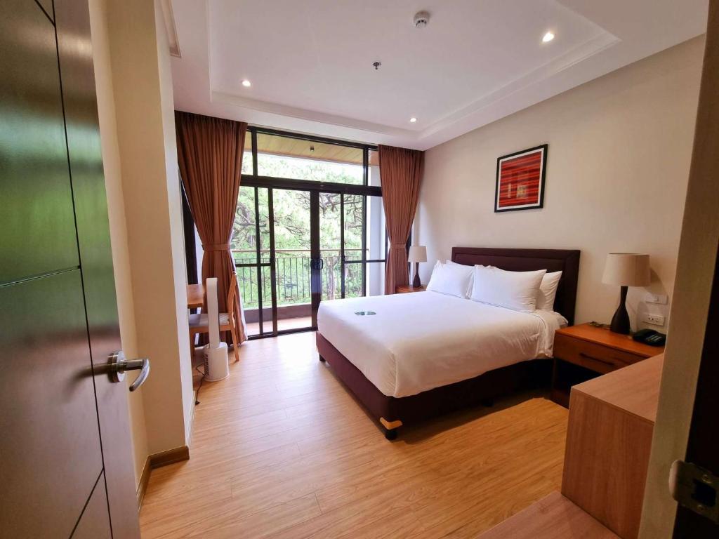 Deluxe Queen Room Start from per night ₱7,738
