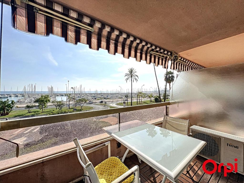 Studio spacieux, climatisé avec vue mer, piscine, WIFI et parking privé à Menton - FR-1-647-29 - 2