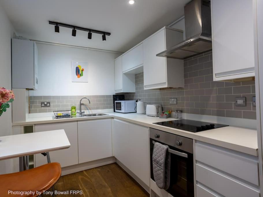 Central Seaside Home, Brighton - photo 3