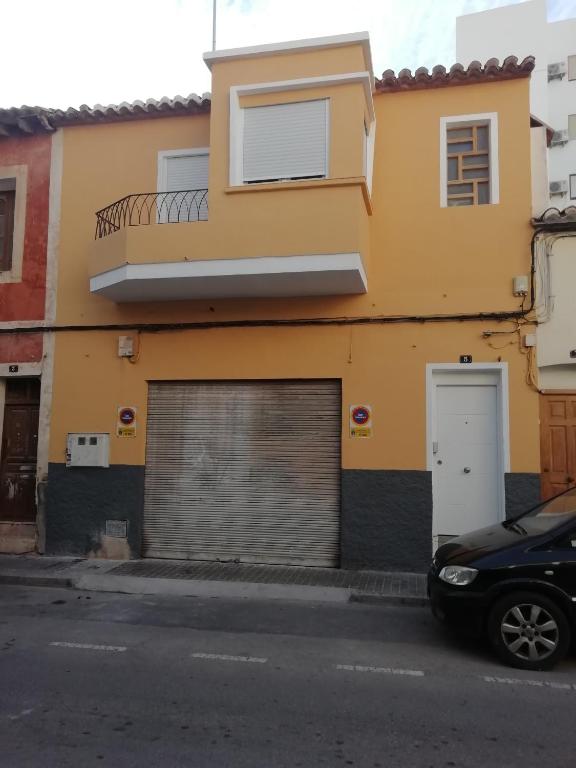 casa de tres habitaciones con parking bajo la casa - 3