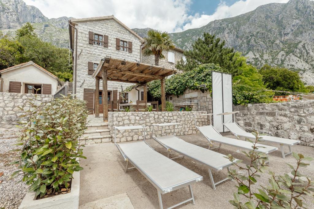 Beachfront Orahovac - 1