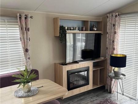 The Willerby at White Tower Holiday Park, Caernarfon photo 6