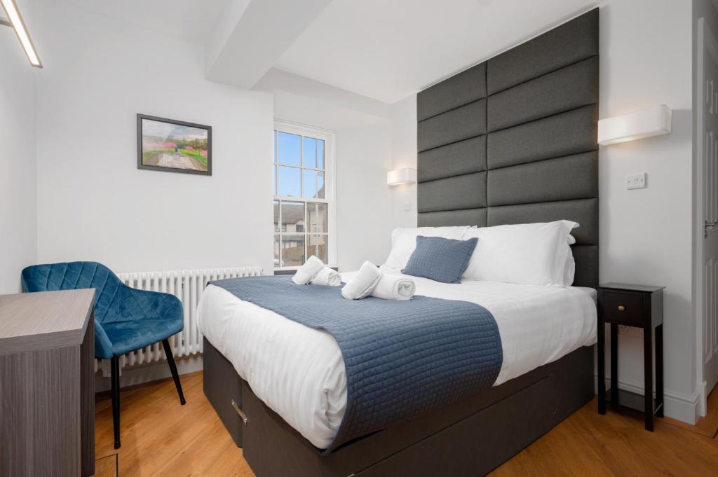 316 Reids Corner - by StayDunfermline, Dunfermline