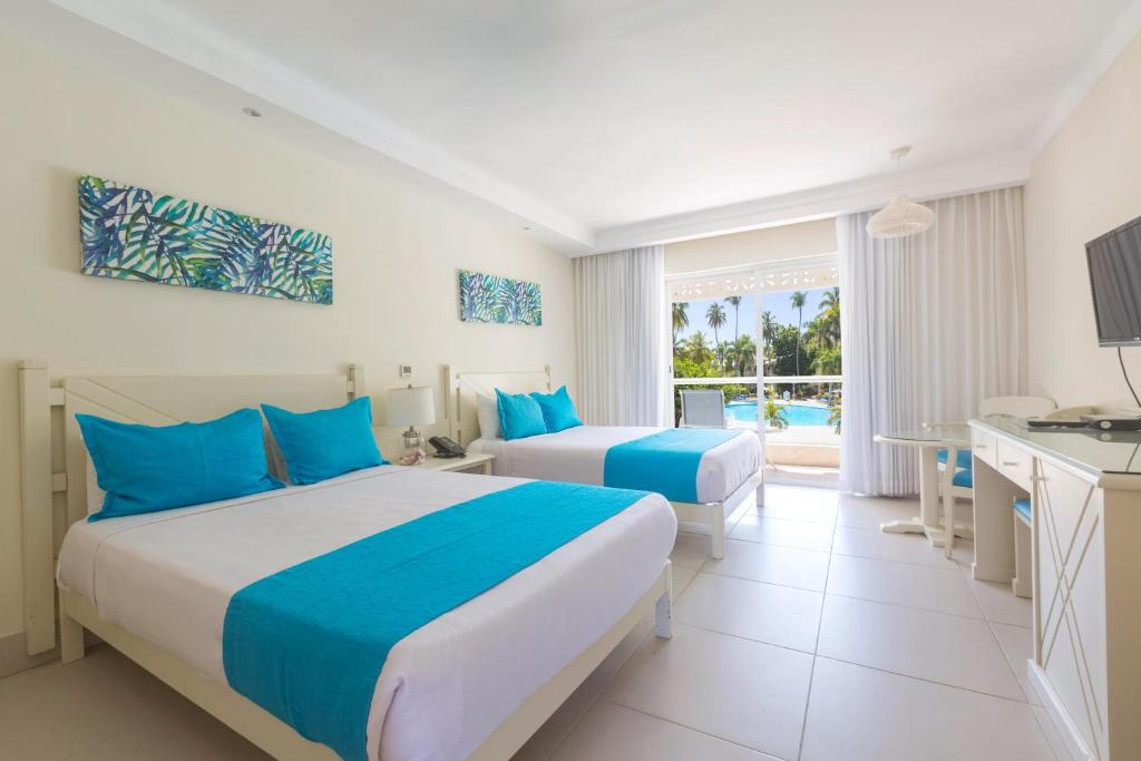 Vista Sol Punta Cana Beach Resort & Spa - All Inclusive — Hotel rooms in Bavaro, La Altagracia