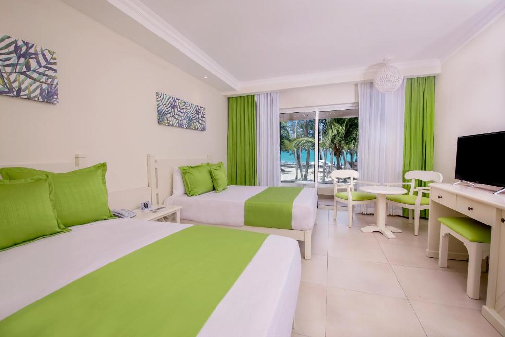 Vista Sol Punta Cana Beach Resort & Spa - All Inclusive — Hotel rooms in Bavaro, La Altagracia