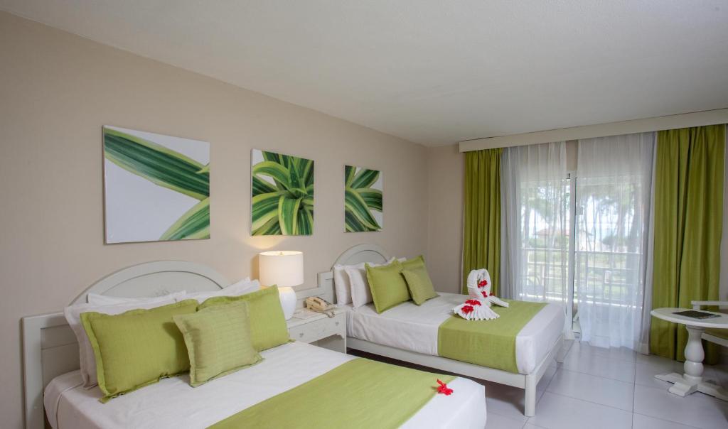 Vista Sol Punta Cana Beach Resort & Spa - All Inclusive — Hotel rooms in Bavaro, La Altagracia