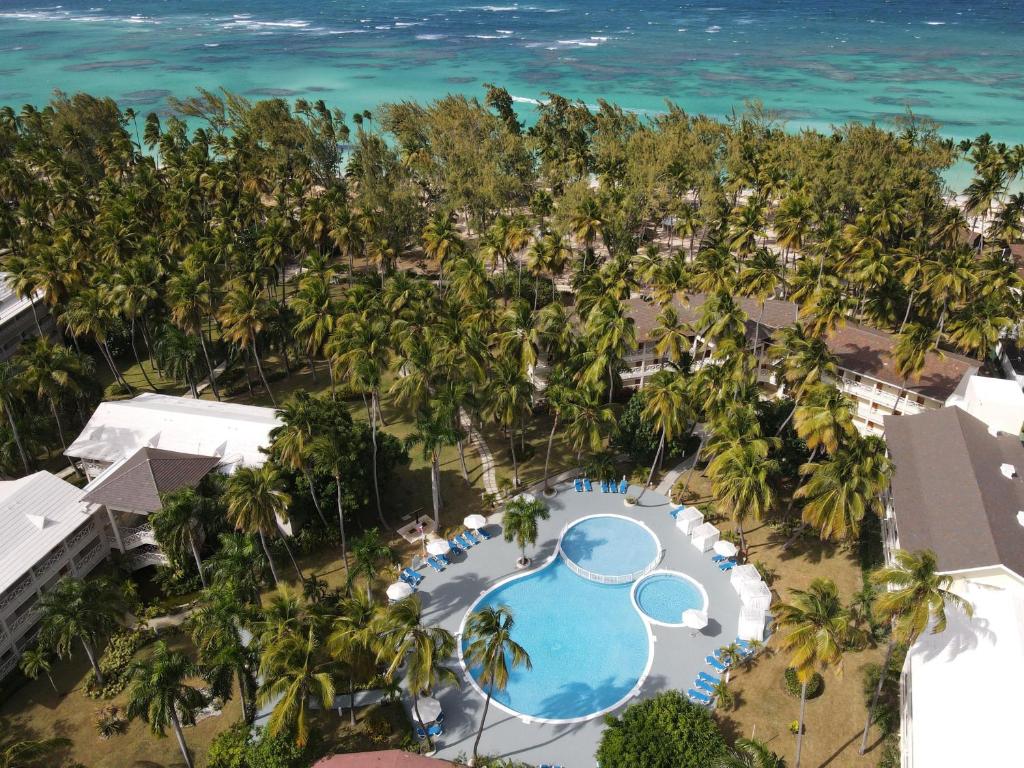 Vista Sol Punta Cana Beach Resort & Spa - All Inclusive — Swimming pool in Bavaro, La Altagracia