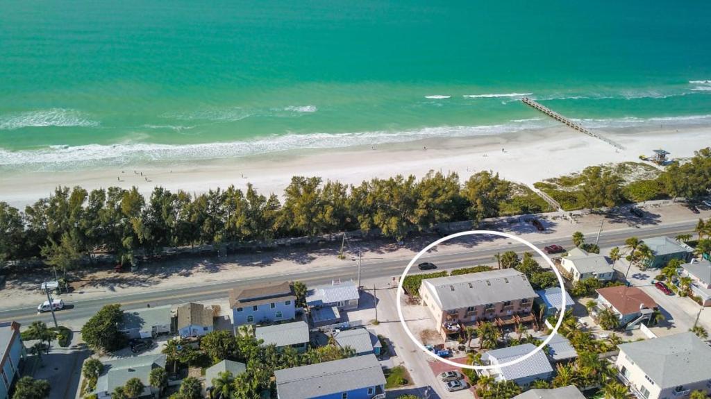 Enjoy Sunset Views From 2 Private Balconies, Bradenton Beach